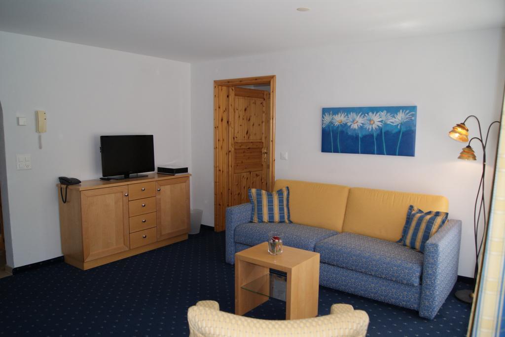 Ferienwohnungen Hotel Allegra Zuoz Buitenkant foto