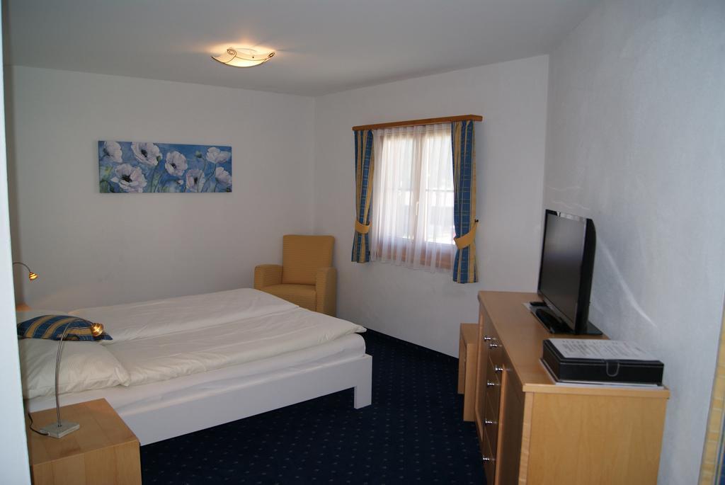 Ferienwohnungen Hotel Allegra Zuoz Buitenkant foto