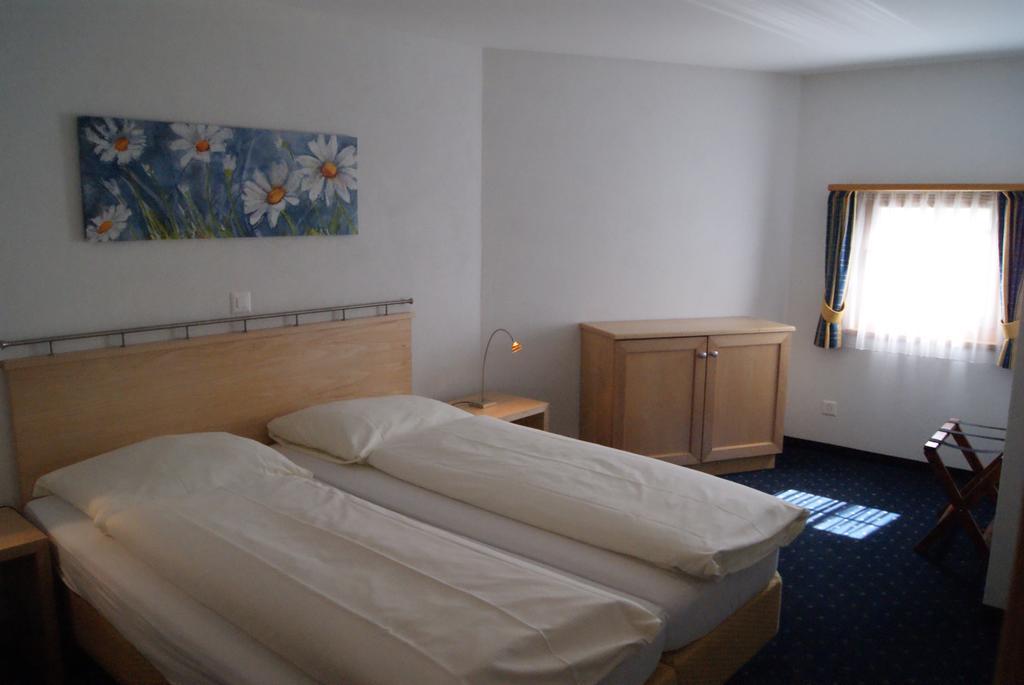 Ferienwohnungen Hotel Allegra Zuoz Buitenkant foto